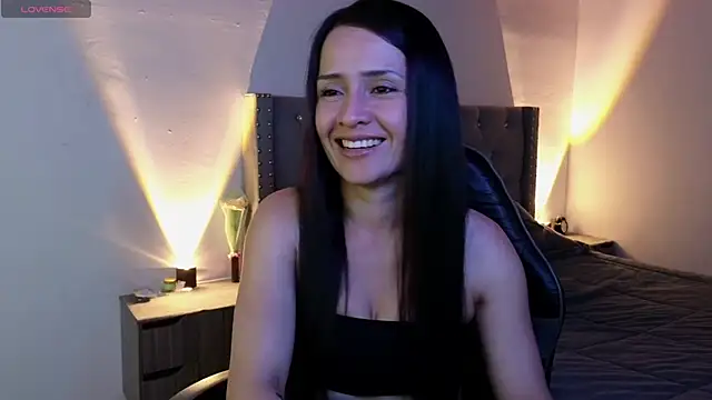 cristal hilton 10 online show from 11-26-25, 04:12