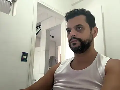 HornyBeachBoyBR online show from 05-06-26, 01:37