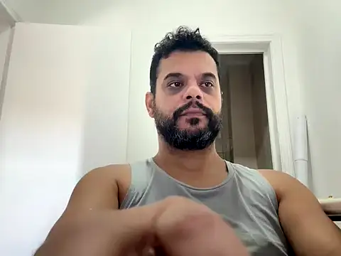 HornyBeachBoyBR online show from 05-02-26, 02:00