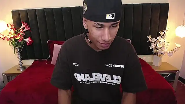 soft attraction online show from 02-25-26, 07:36