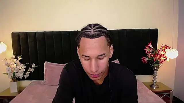 Snapshot of soft_attraction chatting on 10-17-25, 07:48 soft attraction online show from 10-17-25, 07:48