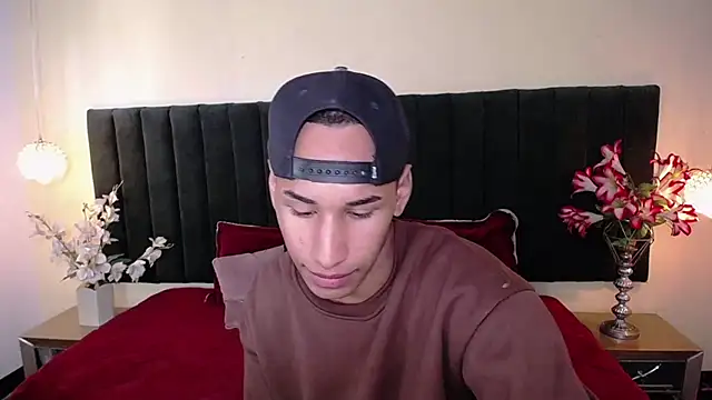 soft attraction online show from 11-08-25, 07:50