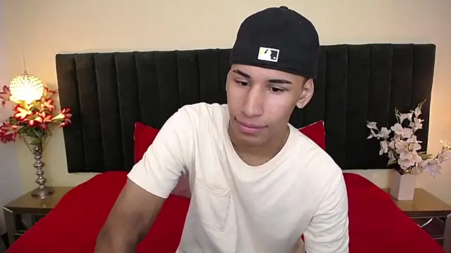 soft attraction online show from 04-01-26, 07:33