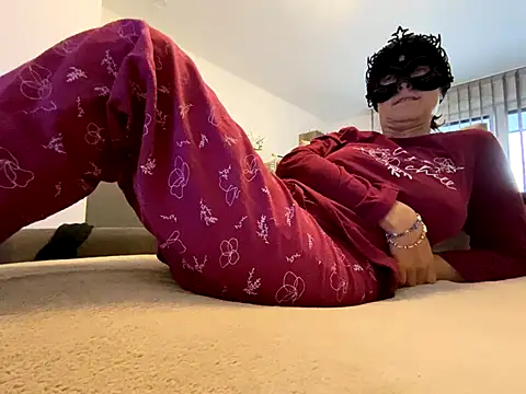 Marilou1983 online show from 10-02-25, 07:34