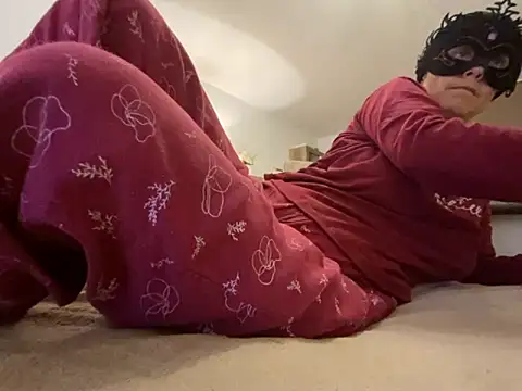 Marilou1983 online show from 09-10-25, 08:19