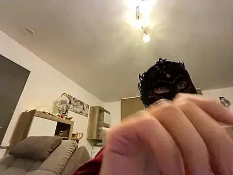 Marilou1983 online show from 11-23-25, 09:36