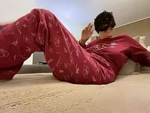 Snapshot of Marilou1983 chatting on 02-08-26, 08:17 Marilou1983 online show from 02-08-26, 08:17