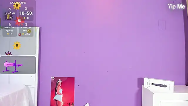 Snapshot of SunnyPage chatting on 02-08-25, 09:15 SunnyPage online show from 02-08-25, 09:15