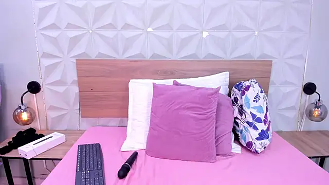 Stacey white  online show from 03-27-26, 07:59