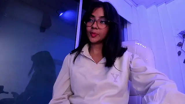 Snapshot of Vic_beckeer chatting on 02-12-25, 10:56 Vic beckeer online show from 02-12-25, 10:56