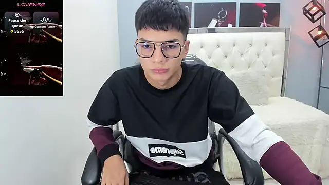 Snapshot of Noha_scott chatting on 11-27-25, 11:05 Noha scott online show from 11-27-25, 11:05