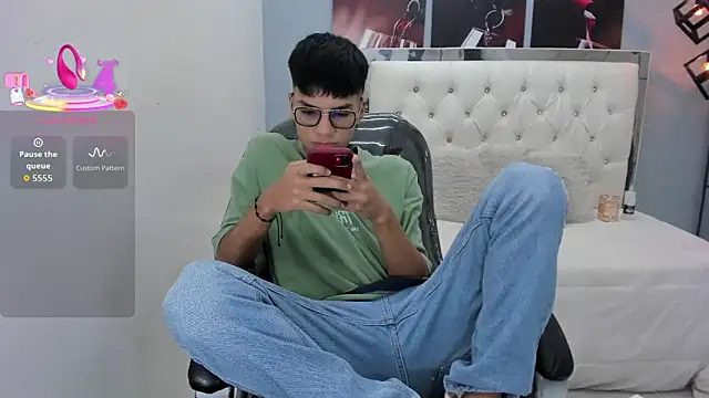 Noha scott online show from 03-25-26, 10:52