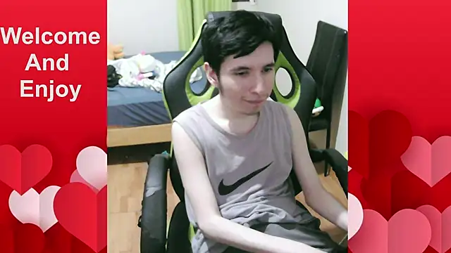 Snapshot of Twink_martinboy chatting on 04-21-26, 12:45 Twink martinboy online show from 04-21-26, 12:45