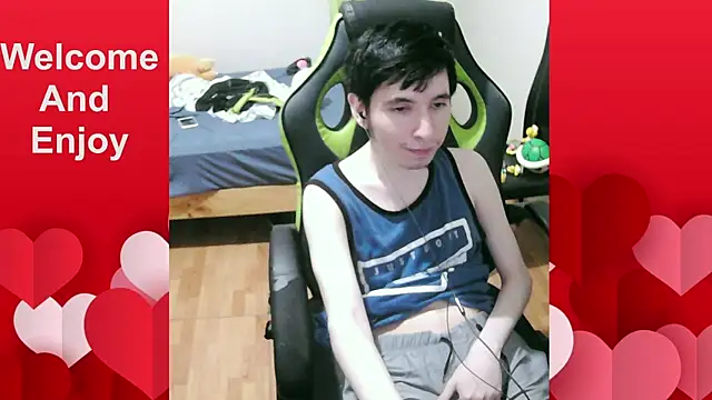 Snapshot of Twink_martinboy chatting on 04-10-26, 02:51 Twink martinboy online show from 04-10-26, 02:51