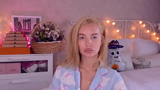 aestetick online show from 10-27-25, 05:08