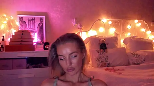 aestetick online show from 11-16-25, 06:45