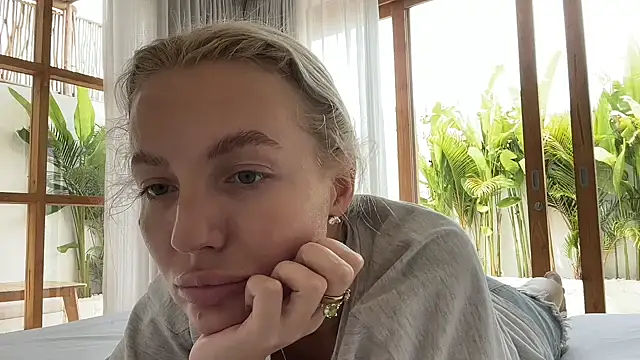 aestetick online show from 11-23-25, 05:50