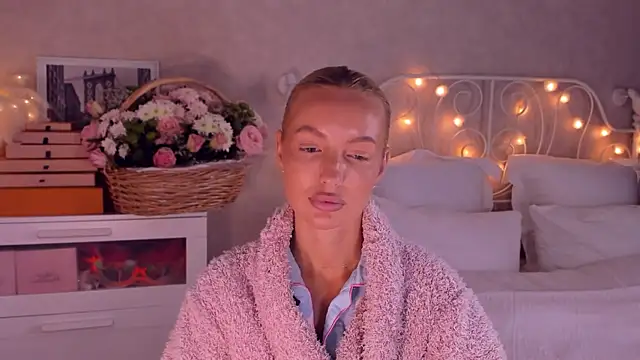 aestetick online show from 12-16-25, 06:50