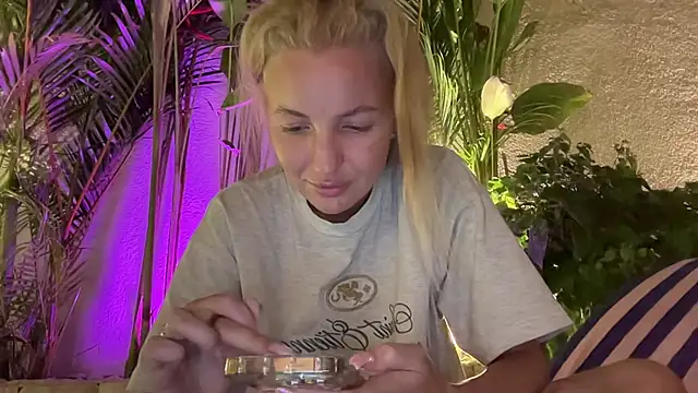 aestetick online show from 11-25-25, 11:54