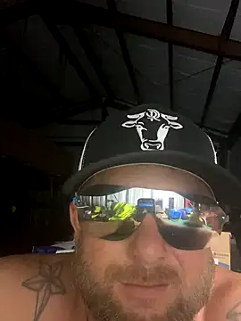 Snapshot of rocket8669 chatting on 10-16-25, 04:43 rocket8669 online show from 10-16-25, 04:43