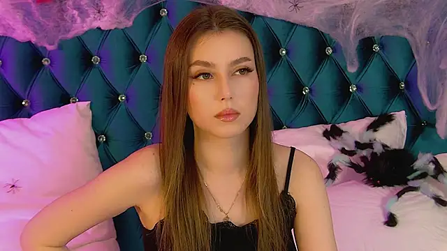 AliceMoreno online show from 10-28-25, 05:12