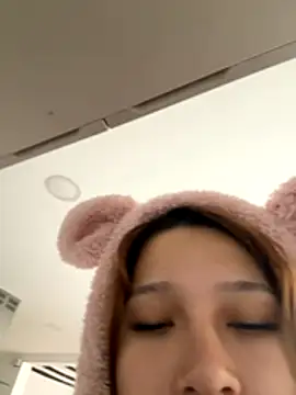 -SofiaCastillo- online show from 11-28-25, 01:11