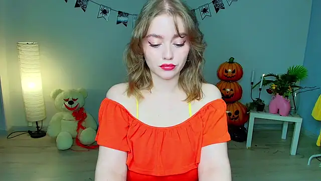 AidaPerry online show from 10-29-25, 05:12