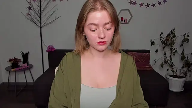 AidaPerry online show from 12-23-24, 03:11