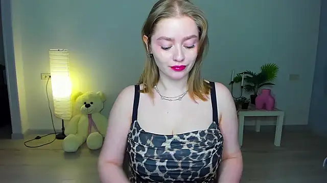 AidaPerry online show from 09-28-25, 04:14