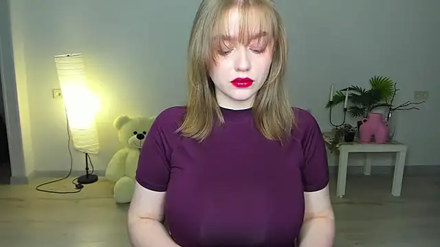 AidaPerry online show from 10-17-25, 03:47