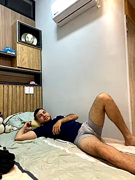 alessandroo013 online show from 10-31-25, 02:19