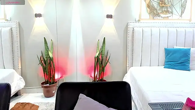 StefyGil  online show from 11-08-25, 01:36