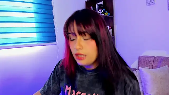 Snapshot of x_allison chatting on 09-09-25, 09:02 x allison online show from 09-09-25, 09:02