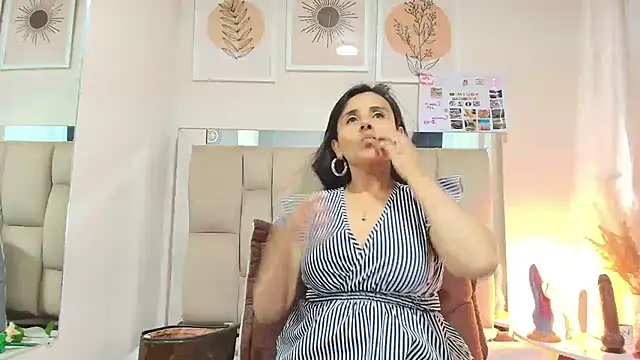 Snapshot of _Marcela__ chatting on 07-09-26, 11:53 Marcela online show from 07-09-26, 11:53