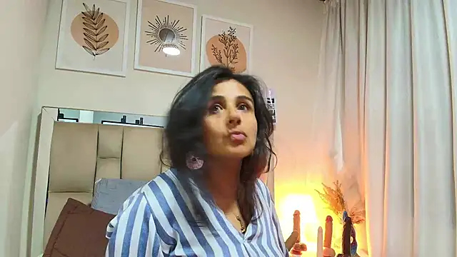 Snapshot of _Marcela__ chatting on 07-04-26, 11:27 Marcela online show from 07-04-26, 11:27