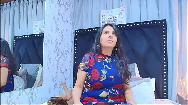 Snapshot of _Marcela__ chatting on 06-03-26, 11:33 Marcela online show from 06-03-26, 11:33