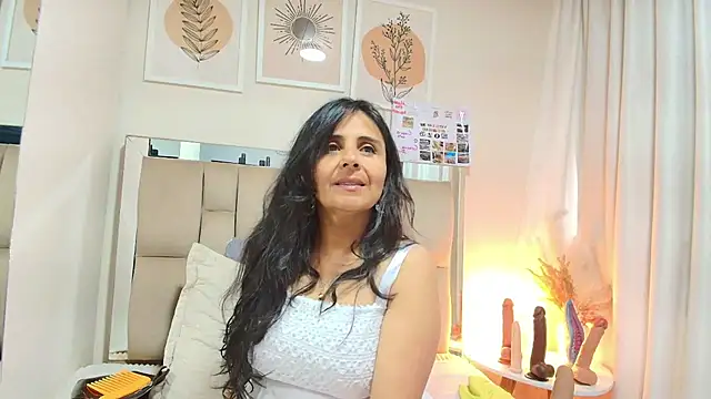 Snapshot of _Marcela__ chatting on 07-03-26, 11:39 Marcela online show from 07-03-26, 11:39