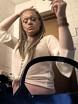 ImCarolinaCutiexxx online show from 11-19-25, 09:48