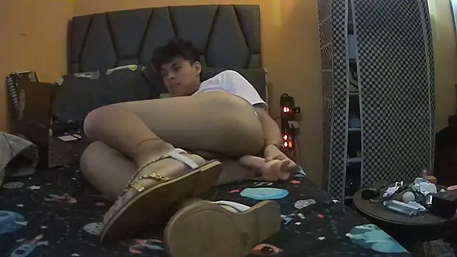 diegotorresd2312 online show from 11-08-25, 02:15