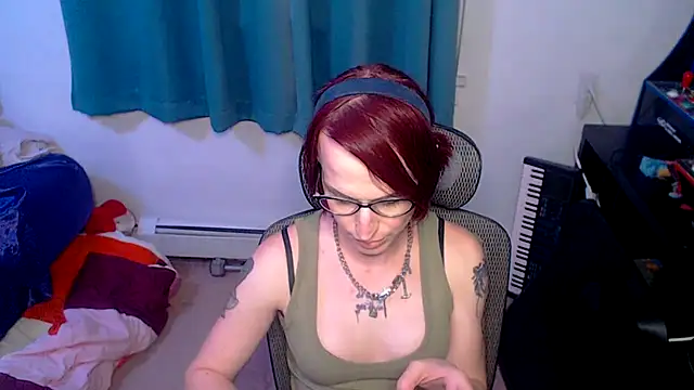 Snapshot of RyffBurnz chatting on 10-21-25, 03:28 RyffBurnz online show from 10-21-25, 03:28