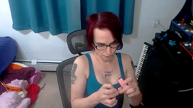 Snapshot of RyffBurnz chatting on 10-14-25, 03:12 RyffBurnz online show from 10-14-25, 03:12