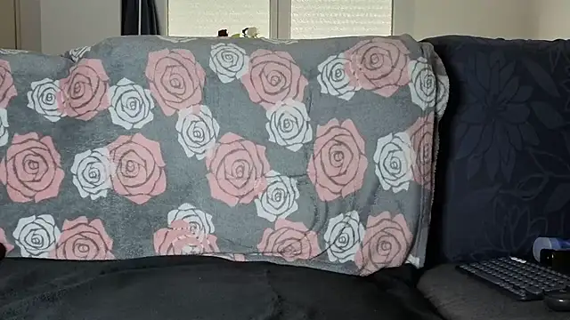 Lunadelisla online show from 02-22-26, 01:57