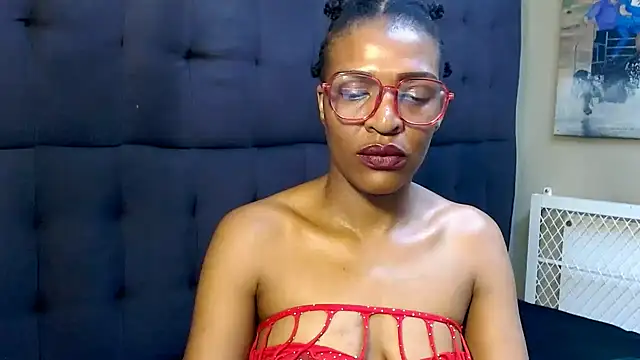 SpicyQueenxxxx online show from 12-20-25, 01:58