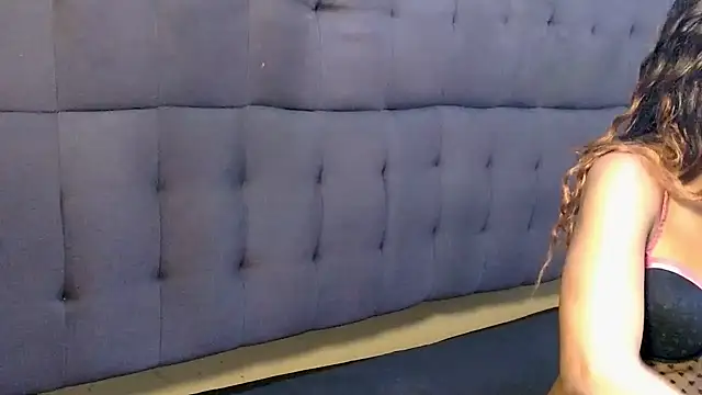 SpicyQueenxxxx online show from 12-19-25, 06:54