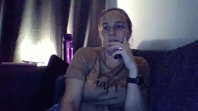 Snapshot of scrummymummy2 chatting on 05-13-26, 08:38 scrummymummy2 online show from 05-13-26, 08:38