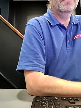 Snapshot of JulianJ50 chatting on 12-05-25, 08:50 JulianJ50 online show from 12-05-25, 08:50