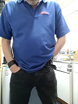 Snapshot of JulianJ50 chatting on 11-26-25, 08:14 JulianJ50 online show from 11-26-25, 08:14