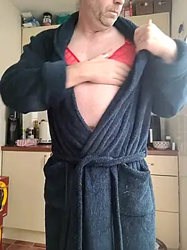 Snapshot of JulianJ50 chatting on 01-14-26, 02:20 JulianJ50 online show from 01-14-26, 02:20