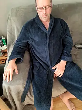 Snapshot of JulianJ50 chatting on 12-04-25, 01:10 JulianJ50 online show from 12-04-25, 01:10