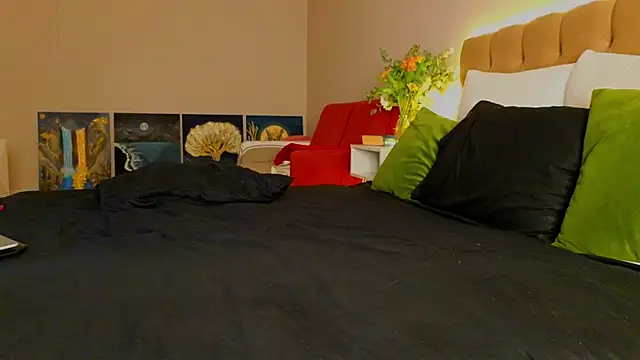 Jen Angel online show from 05-24-26, 09:20